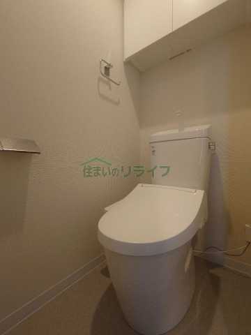 トイレ　別部屋の参考写真になります。