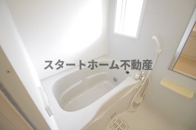 バス・シャワールーム　ゆったり過ごせるお風呂です