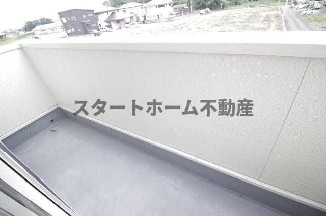 バルコニー　開放的で明るい空間を演出してくれるバルコニーです