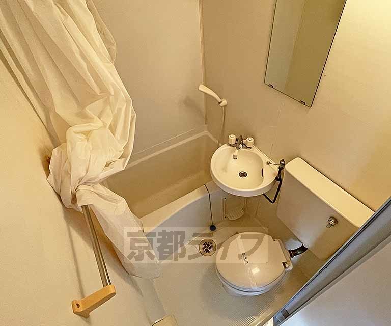 バス・シャワールーム　リラックスできるバスルームです。