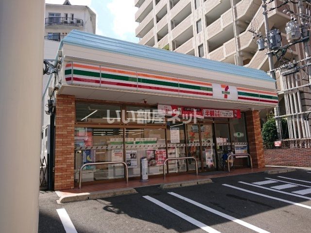 コンビニ　セブンイレブン 長崎梅香崎町店（コンビニ）まで318m