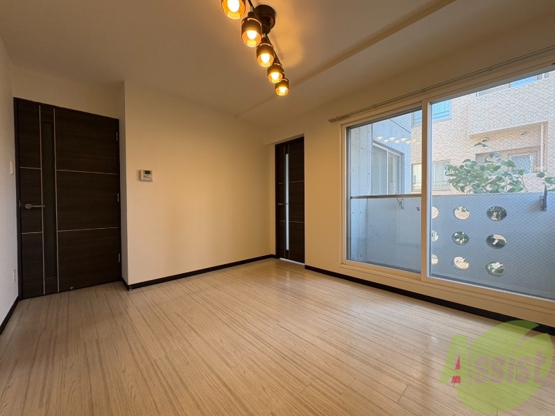 居室・リビング　広くてキレイなお部屋が広がっていて、充実した生活が送れそう。