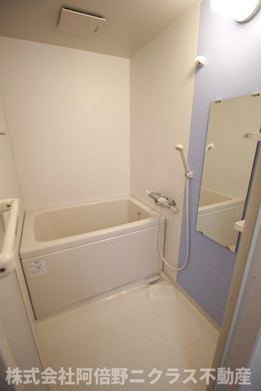 バス・シャワールーム　内装は別部屋の参考写真です。