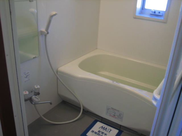 バス・シャワールーム　同タイプ写真参照