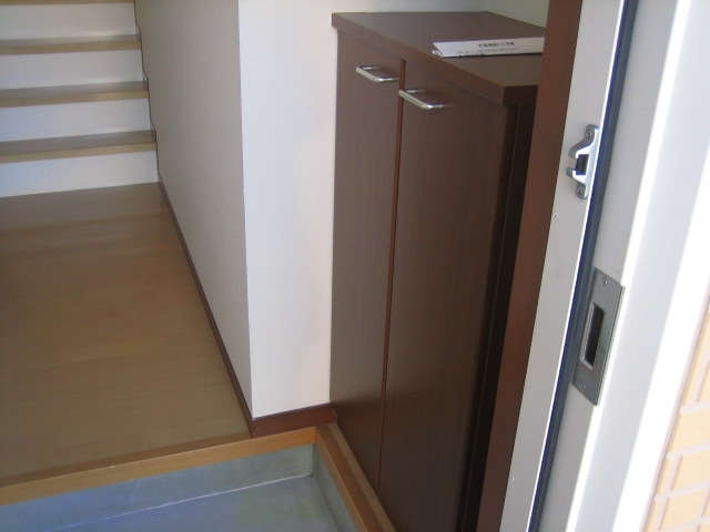 玄関　同タイプ写真参照