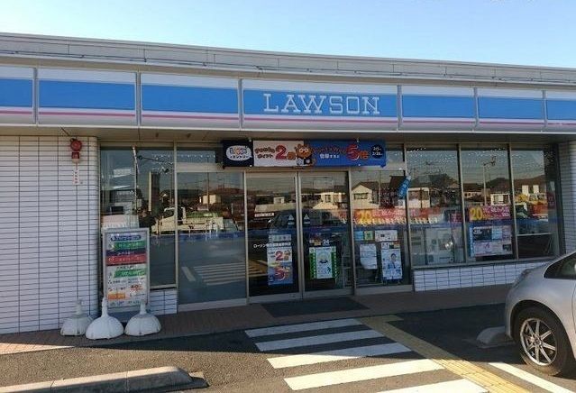 コンビニ　ローソン（コンビニ）まで600m