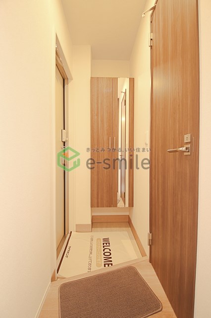 玄関　収納もある玄関です