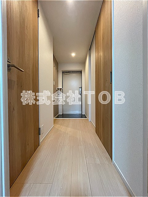 その他　玄関ホール※クリーニング中の撮影※