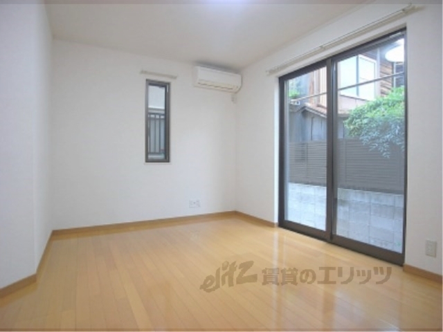 居室・リビング　洋室