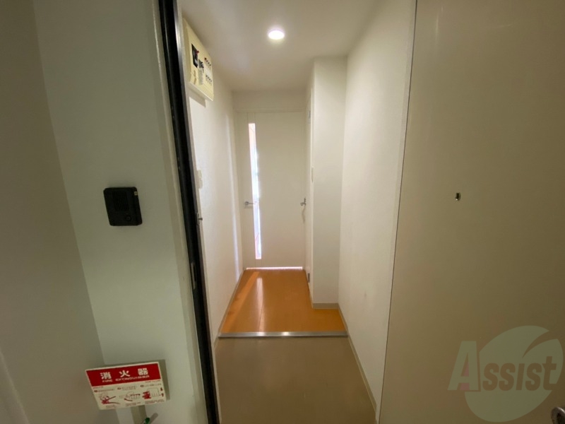 玄関　玄関の様子です。明るい印象ですね。気分もあがりそう。