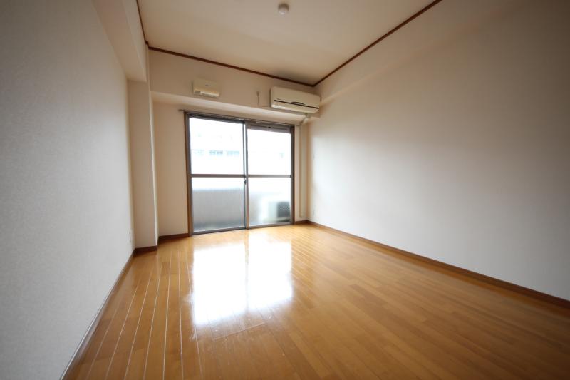 居室・リビング　ゆったり過ごせる居間です