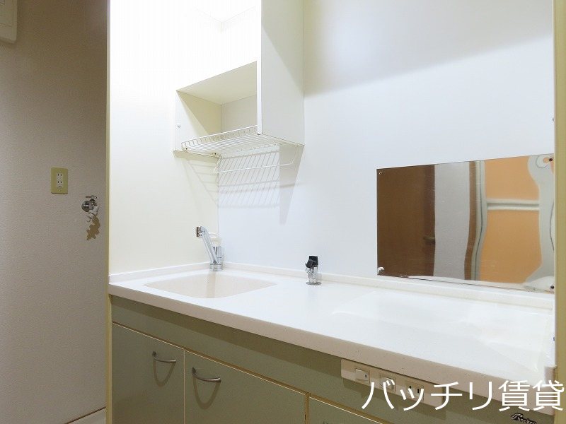 キッチン　別号室タイプの為、現状を優先致します。