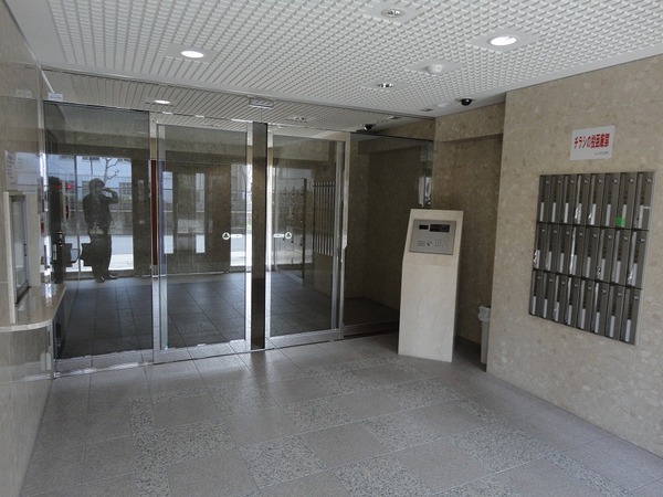 エントランス　建物の内部です