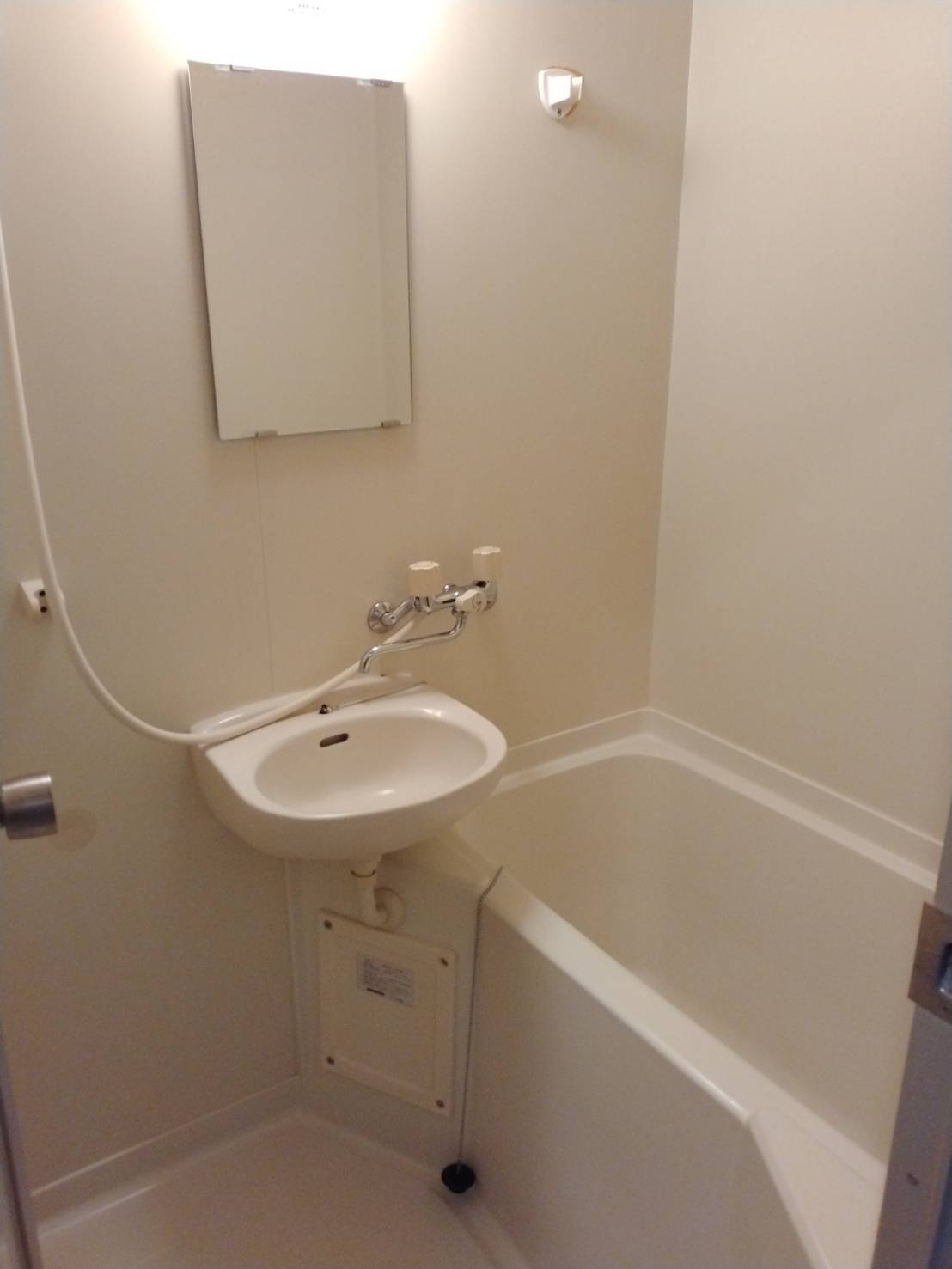 バス・シャワールーム　（参考）他室の写真を使用しています。現況優先となります。