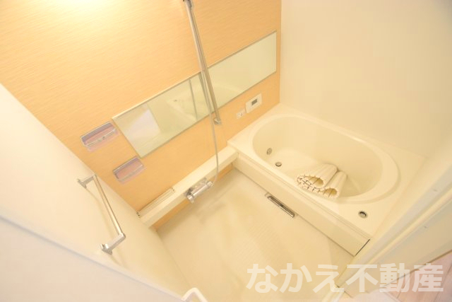 バス・シャワールーム　コンパクトで使いやすいお風呂です