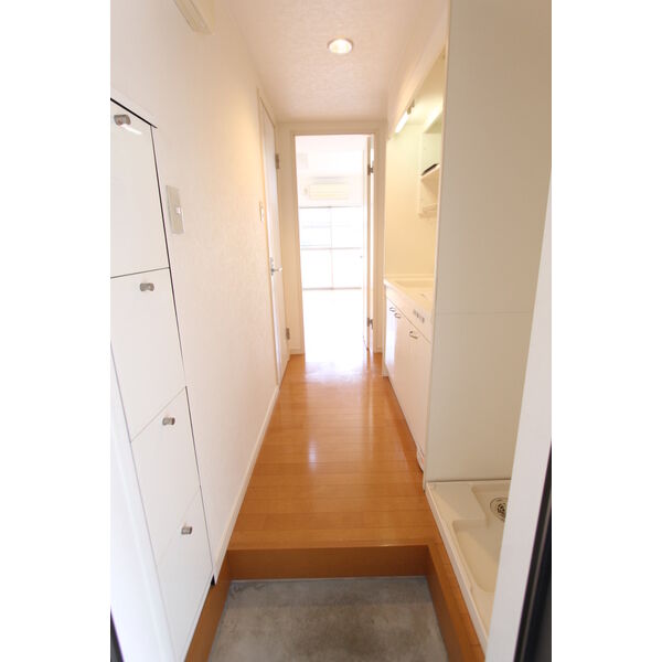 玄関　同タイプの写真です。