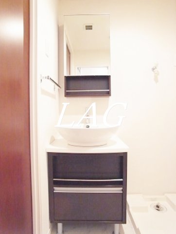 洗面設備　独立洗面台です。