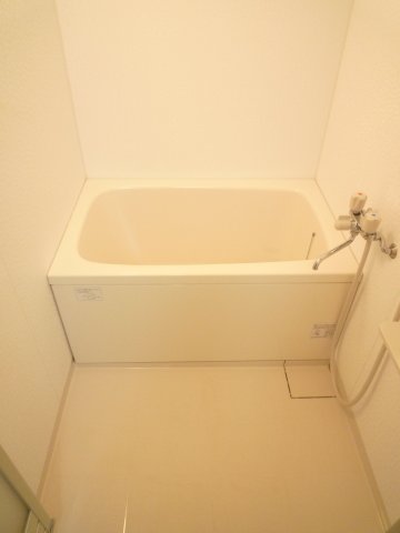 バス・シャワールーム　※画像は同物件別室となります。