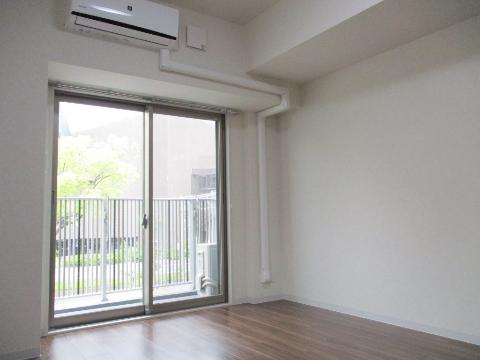 居室・リビング　室内