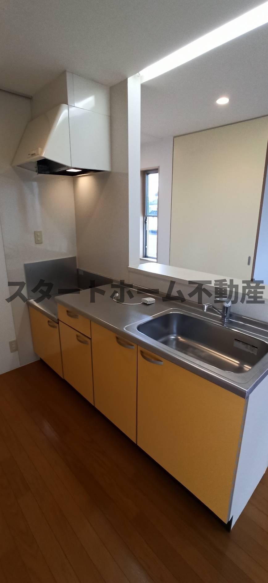 キッチン　コンパクトなキッチンで掃除もラクラク