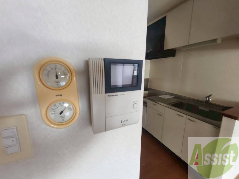 セキュリティ　ＴＶモニター付インターホンです。来客者の顔が見えるので安心！