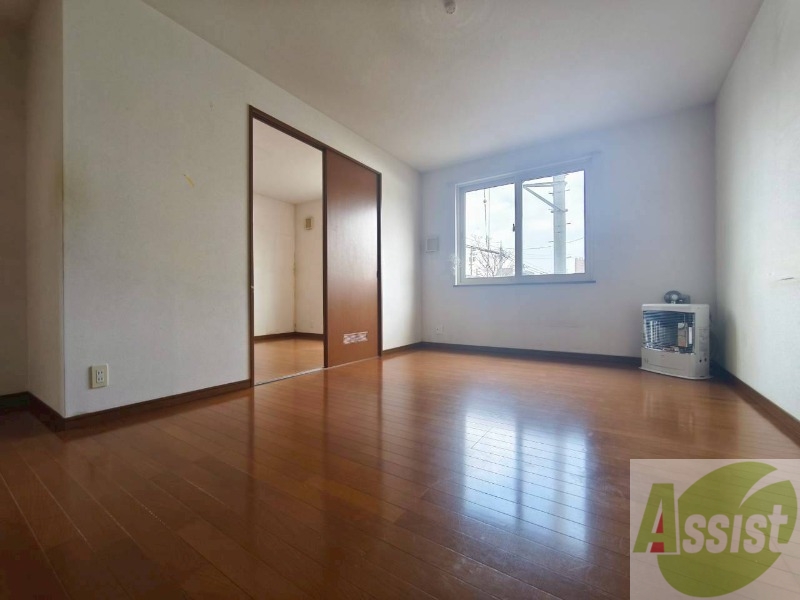 居室・リビング　広くてきれいなリビングです！快適に過ごせそうですね。