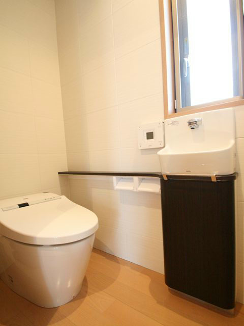 トイレ　手洗い付です