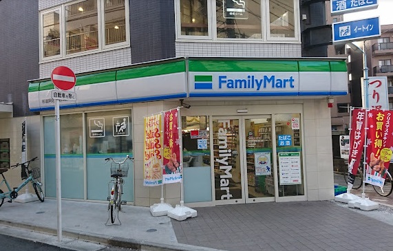 コンビニ　ファミリーマート 杉並阿佐谷南口店（コンビニ）まで366m