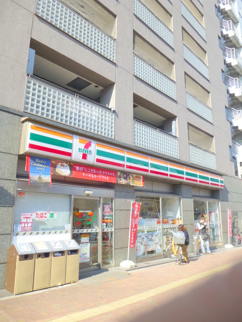 コンビニ　セブンイレブン（コンビニ）まで550m