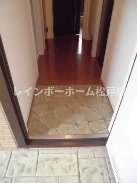 玄関　落ち着いた玄関です