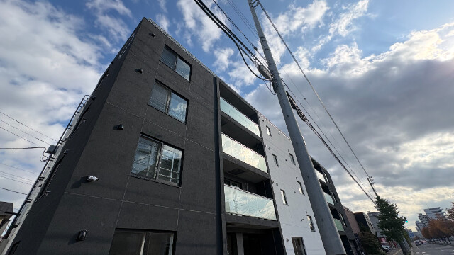 建物外観　発寒南駅徒歩４分