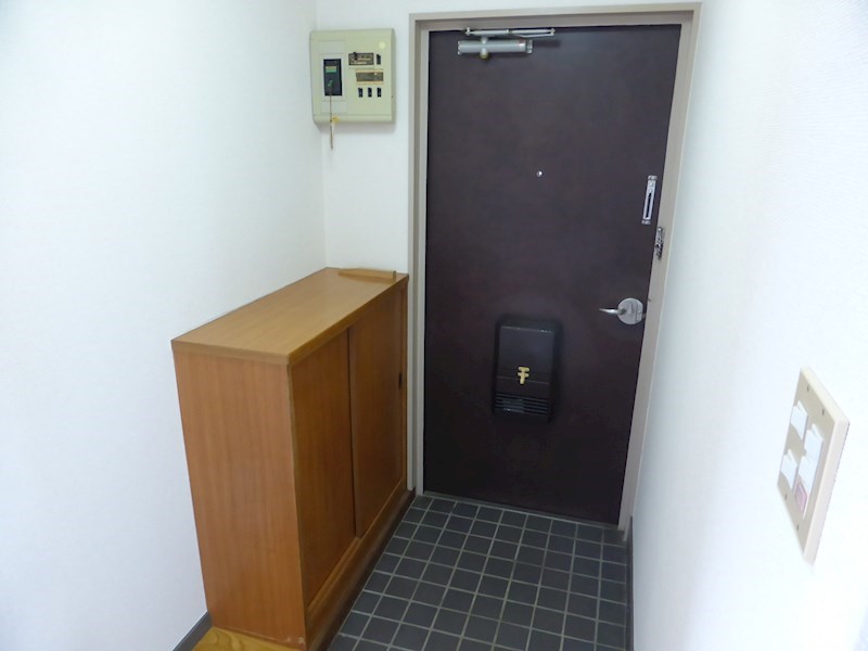 玄関　参考写真（反転タイプ）