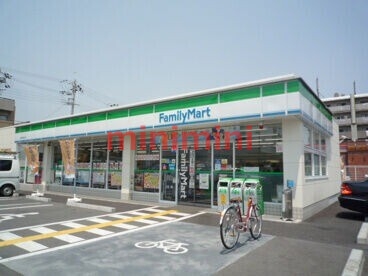 コンビニ　ファミリーマート佐井寺南が丘店（コンビニ）まで662m