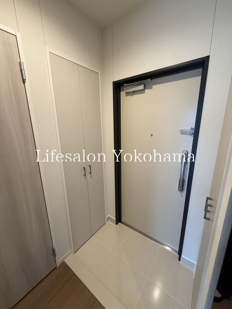 玄関　設備