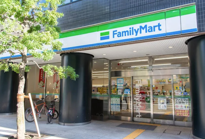 コンビニ　ファミリーマート芝公園店（コンビニ）まで206m