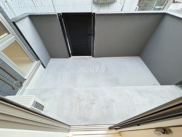 バルコニー　専用庭