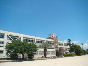 小学校　志免町立 志免中央小学校（小学校）まで489m