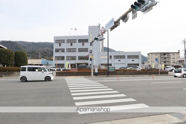 警察署・交番　徳島県警察本部徳島名西警察署（警察署・交番）まで550m