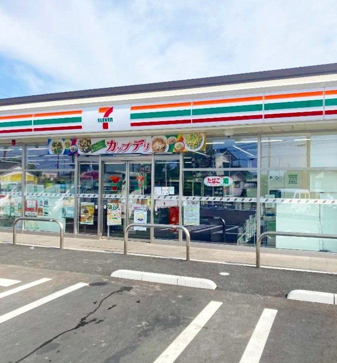 コンビニ　セブンイレブン春日部大場西店（コンビニ）まで180m