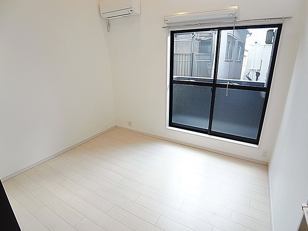 居室・リビング　写真は同建物の別のお部屋のものです