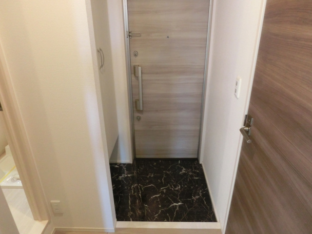 玄関　＊別部屋参照