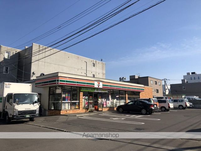 コンビニ　セブンイレブン（コンビニ）まで482m