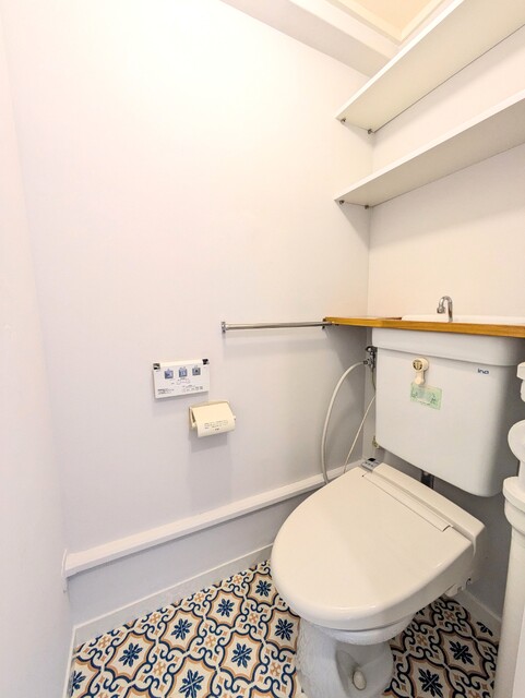 トイレ　★トイレは嬉しい洗浄機能付き便座です♪★