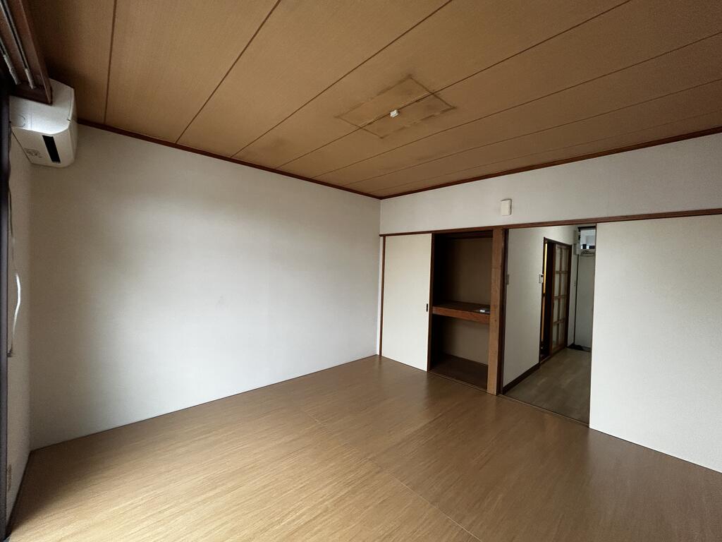 春ひなたとカモミールの居間写真