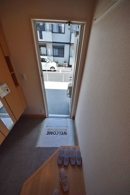 玄関　※別号室参考写真です
