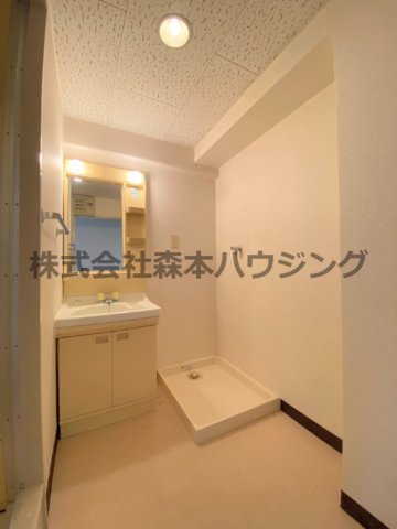 洗面設備　脱衣スペースもあります