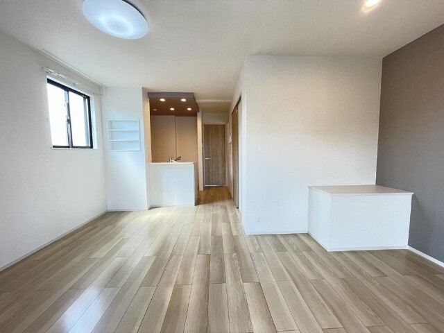 居室・リビング　２階角部屋