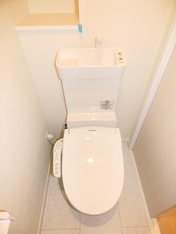 ＪＲ京葉線 蘇我駅 徒歩13分 3階建 築6年のトイレ写真