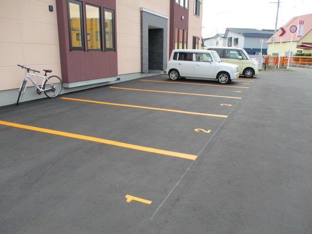 駐車場　駐車場