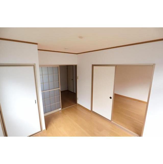 サザンレイク B棟の居間写真
